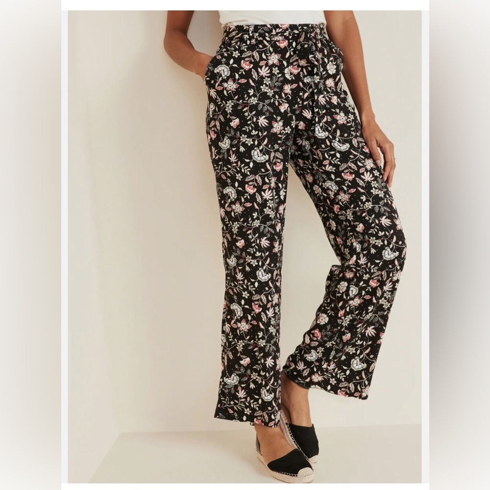 Old Navy Bohemian Pants with pockets
